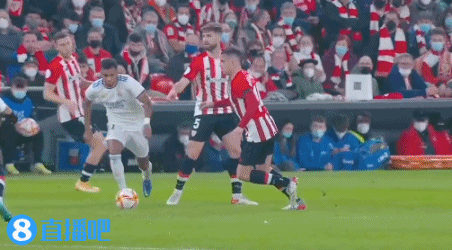 意甲焦点战：国际米兰4-0大胜科莫，路易斯·恩里克闪耀圣西罗