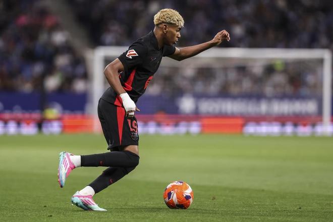 外媒：国米正在尝试引进哈伊杜克18岁中卫布拉尼米尔